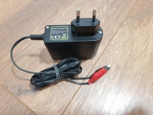 Ładowarka do akumulatorów żelowych Pb 12V 700mA