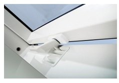 ZESTAW KRONMAT grupa FAKRO okno dachowe łazienkowe PVC 55x98 TLP + kołnierz