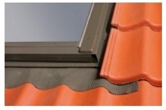 OKNO DACHOWE KRONMAT OPTILIGHT 66x118 B Z KOŁNIERZEM DO POKRYĆ FALISTYCH