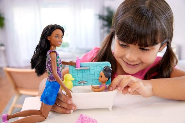 Lalka BARBIE Opiekunka z dzieckiem kąpiel w wodzie SKIPPER Mattel FXH06 FHY97