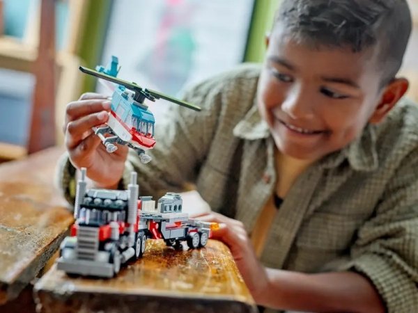 Lego Creator 31146 Ciężarówka z platformą i helikopterem