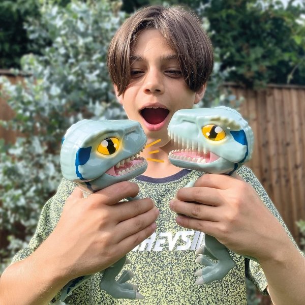 Blue Trigger Chomper Ryczący Dinozaur Velociraptor Blue Jurassic World