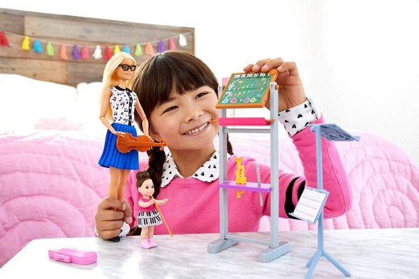 Lalka BARBIE Nauczycielka Muzyki 2 Lalki SKRZYPCE Mattel FXP18