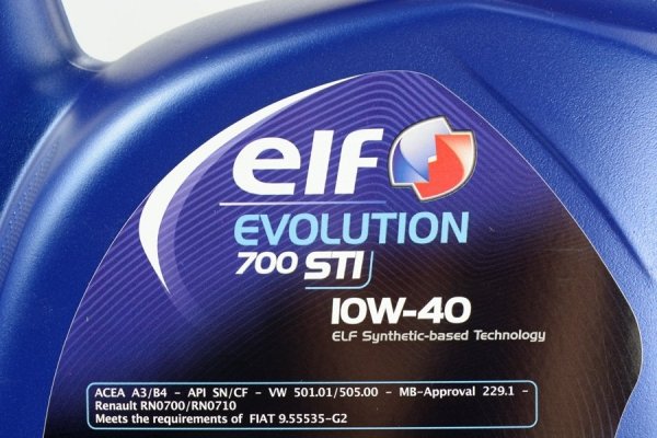 ELF EVOLUTION 700 STI 10W40 5L A3/B4 0700 0710
