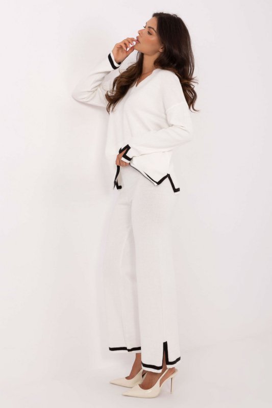 Spodnie Komplet Model IT-KMPL-99062.66 Ecru - Italy Moda