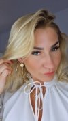 gold earrings made of stainless steel