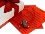 GOLDENES ARMBAND MIT EDELSTAHL