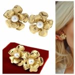 gold earrings made of stainless steel