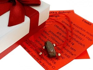 GOLDENES ARMBAND MIT EDELSTAHL