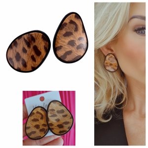 gold earrings made of stainless steel