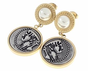 gold earrings made of stainless steel