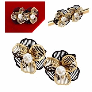 gold earrings made of stainless steel