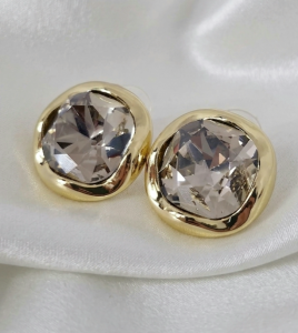 gold earrings made of stainless steel