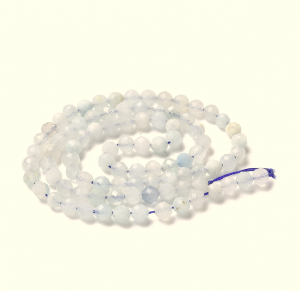 351 Naturalny akwamaryn fasetowane 4 mm, otwór: 0,2 mm, około 97–99 szt./sznur, 15,04''–15,31'' (38,2–38,9 cm) 