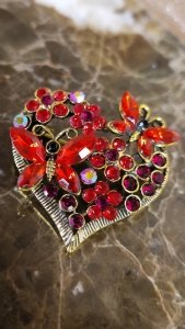 3729B Elegancka broszka przypinka złota cyrkonia