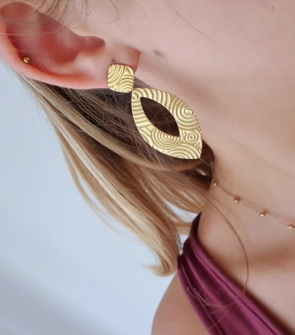 goldene Ohrringe aus Edelstahl