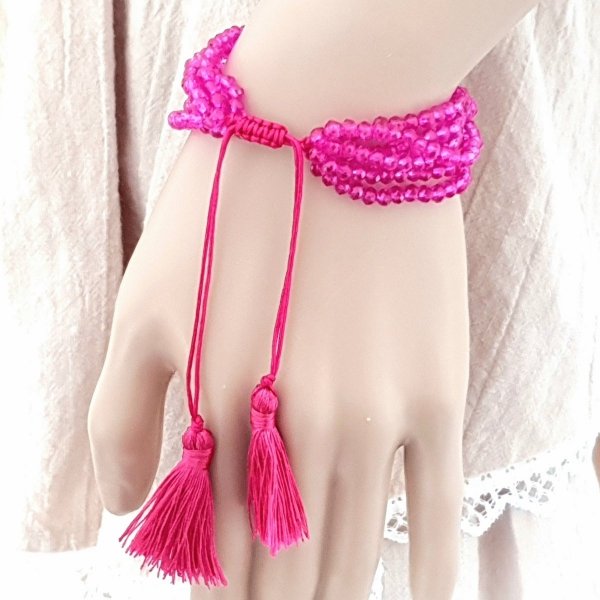 GOLDENES ARMBAND MIT EDELSTAHL