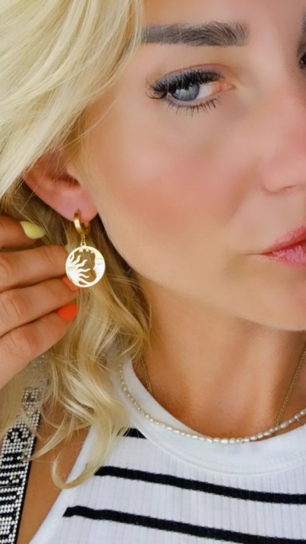 goldene Ohrringe aus Edelstahl