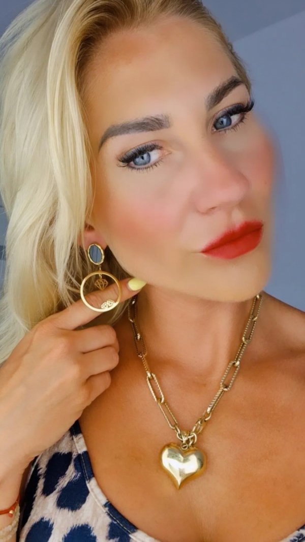 goldene Ohrringe aus Edelstahl