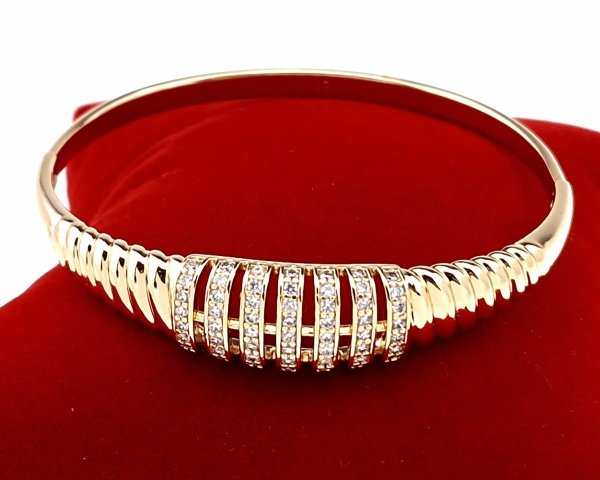 Armband aus 18 Karat vergoldetem Gold