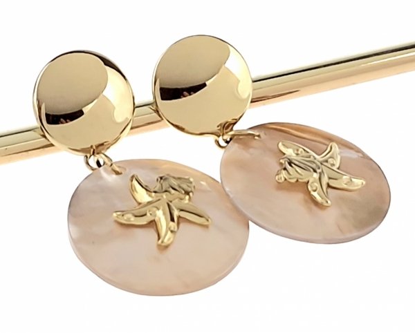 goldene Ohrringe aus Edelstahl