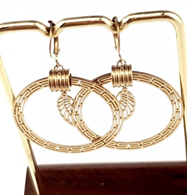 goldene Ohrringe aus Edelstahl