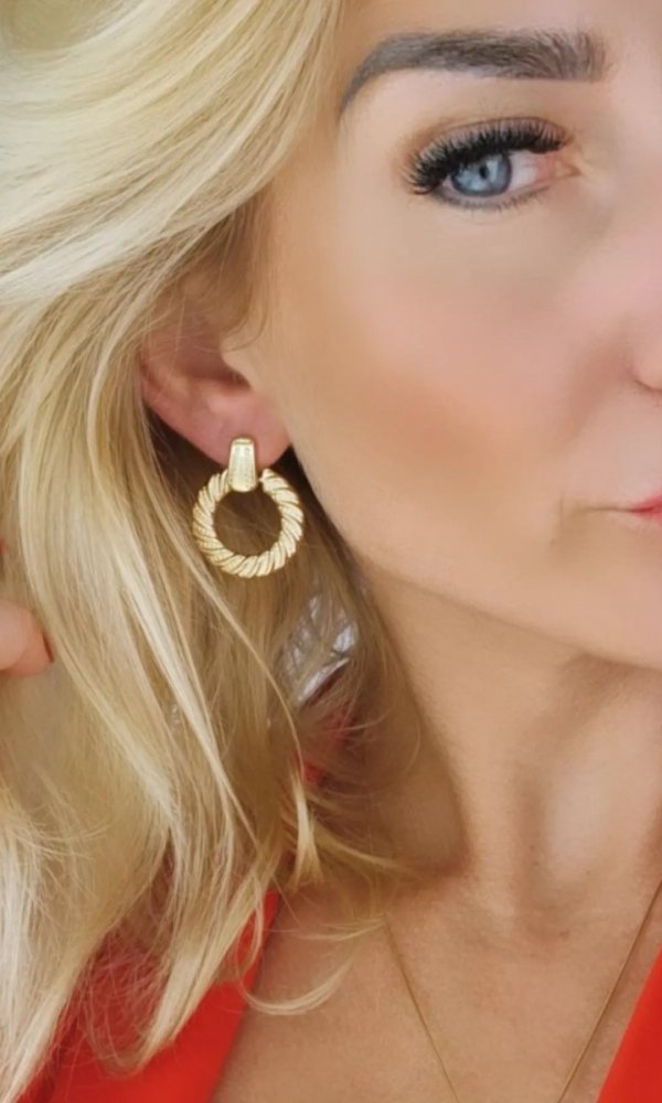 goldene Ohrringe aus Edelstahl