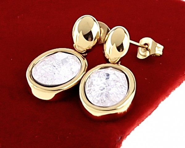 goldene Ohrringe aus Edelstahl