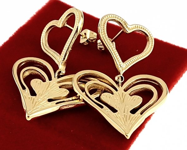 goldene Ohrringe aus Edelstahl