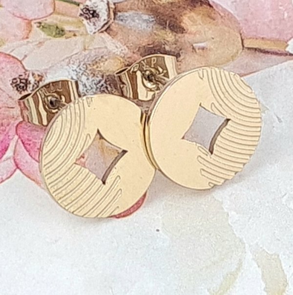 goldene Ohrringe aus Edelstahl