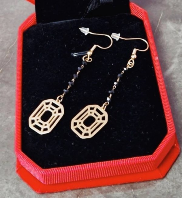 goldene Ohrringe aus Edelstahl