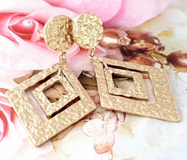 goldene Ohrringe aus Edelstahl