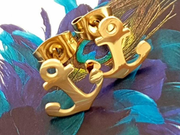 goldene Ohrringe aus Edelstahl