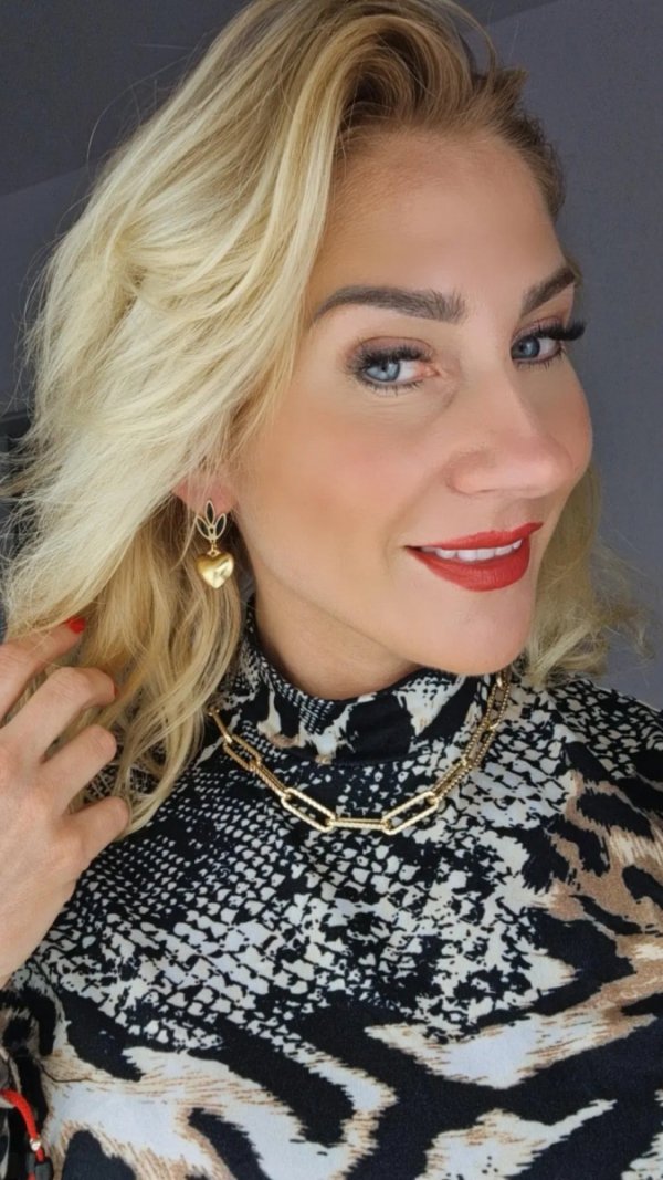 goldene Ohrringe aus Edelstahl