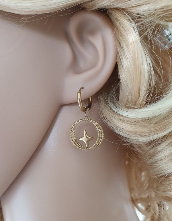 goldene Ohrringe aus Edelstahl