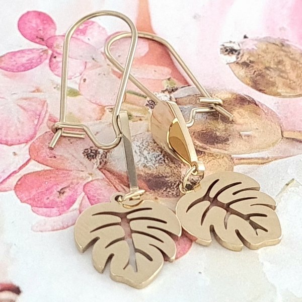 gold earrings made of stainless steel