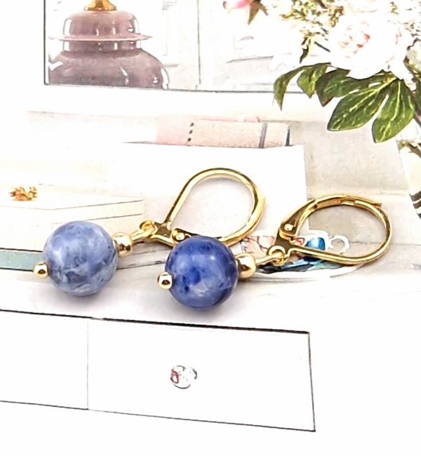 gold earrings made of stainless steel