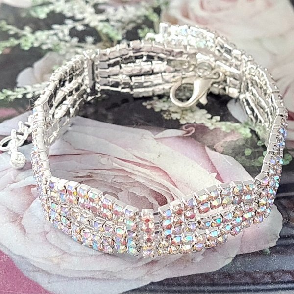 gold bracelet for a gold-plated leg