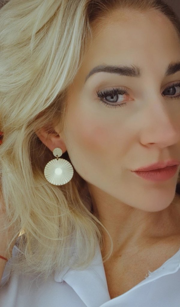 gold earrings made of stainless steel