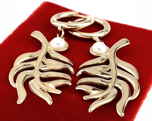 gold earrings made of stainless steel