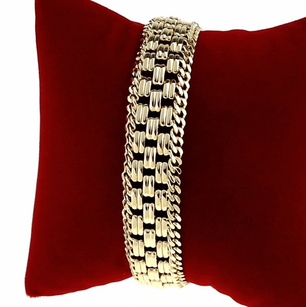 gold bracelet for a gold-plated leg