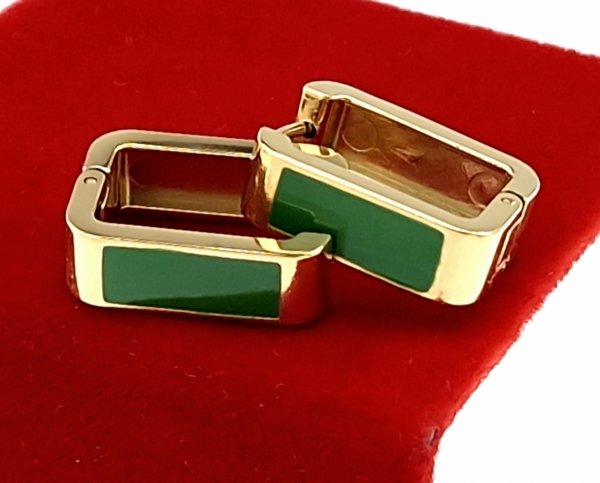 gold earrings made of stainless steel