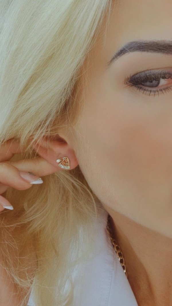 gold earrings made of stainless steel