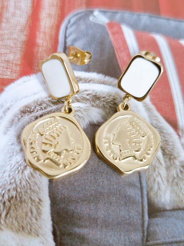 gold earrings made of stainless steel