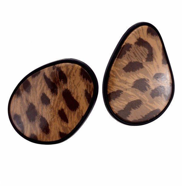 gold earrings made of stainless steel