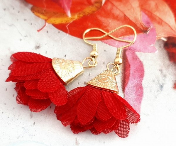 gold earrings made of stainless steel