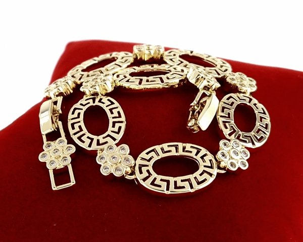 gold bracelet for a gold-plated leg