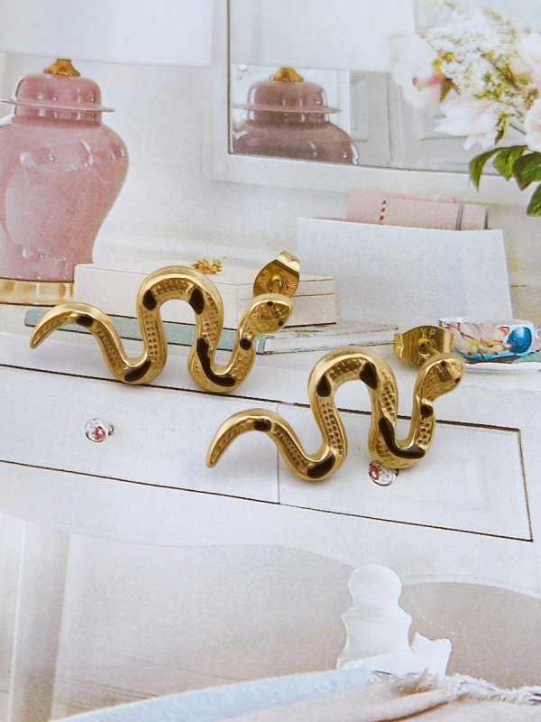 gold earrings made of stainless steel