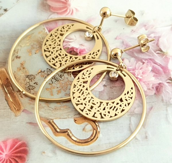 gold earrings made of stainless steel