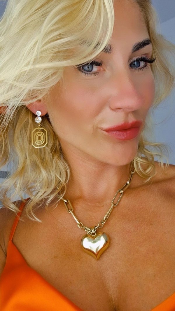 gold earrings made of stainless steel